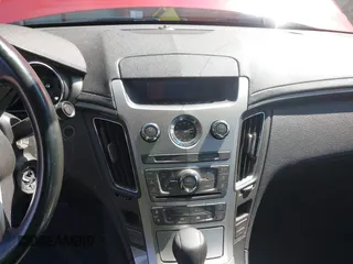 2008 Cadillac CTS RWD z VIN 1G6DF577780145647, wystawiony jako IAAI lot #42214142 z przebiegiem 226 122 mil mil oraz . Historia ofert i sprzedaży dostępna na DreamBid. Obrazek 6.