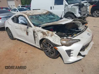 2017 Toyota 86 z VIN JF1ZNAA11H8703549, wystawiony jako IAAI lot #42007728 z przebiegiem 85 327 mil mil oraz . Historia ofert i sprzedaży dostępna na DreamBid. Obrazek 1.