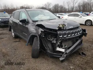 2022 Jeep Compass North with VIN 3C4NJDBB6NT203378, listed as a Copart auction lot 83439544 with 17,014 mi miles and Salvage Title. Bid and sale history available at DreamBid. Image 4.