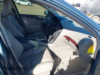 2004 Volvo S60 with VIN YV1RS59VX42390431, listed as a IAAI auction lot 41663179 with 252,527 mi miles. Bid and sale history available at carsss.com. Image 5.