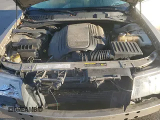 2006 Chrysler 300 C z VIN 2C3LA63H26H408619, wystawiony jako Copart lot #43429815 z przebiegiem 228 355 mil mil oraz Szkoda całkowita • Salvage title. Historia ofert i sprzedaży dostępna na DreamBid. Obrazek 12.
