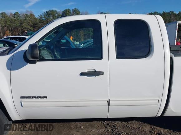 2011 GMC Sierra 1500 with VIN 1GTR1VEA6BZ126994, listed as a IAAI auction lot 40938932 with 248,061 mi miles and . Bid and sale history available at DreamBid. Image 14.