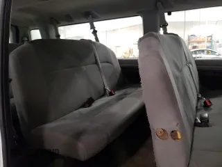 2010 Ford Econoline Passenger XL z VIN 1FBSS3BL8ADA62210, wystawiony jako Copart lot #69939574 z przebiegiem 111 593 mil mil oraz Szkoda całkowita • Salvage title. Historia ofert i sprzedaży dostępna na DreamBid. Obrazek 11.