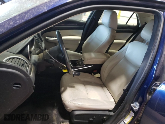 2017 Chrysler 300 Limited z VIN 2C3CCARG3HH622016, wystawiony jako Copart lot #49293935 z przebiegiem Nie podano mil oraz Szkoda całkowita • Salvage title. Historia ofert i sprzedaży dostępna na DreamBid. Obrazek 7.