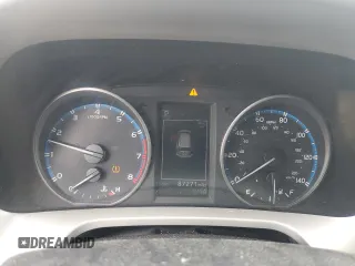 2018 Toyota RAV4 XLE z VIN 2T3WFREV4JW421833, wystawiony jako Copart lot #56648275 z przebiegiem 87 271 mil mil oraz Szkoda całkowita • Salvage title. Historia ofert i sprzedaży dostępna na DreamBid. Obrazek 9.