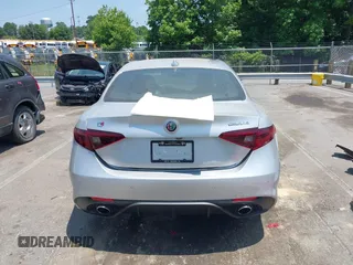 2019 Alfa Romeo Giulia Ti z VIN ZARFANBN6K7609476, wystawiony jako IAAI lot #42343594 z przebiegiem 28 848 mil mil oraz . Historia ofert i sprzedaży dostępna na DreamBid. Obrazek 17.
