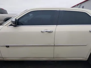 2008 Chrysler 300 C with VIN 2C3KK63H38H267569, listed as a IAAI auction lot 41301785 with 130,703 mi miles and . Bid and sale history available at carsss.com. Image 14.