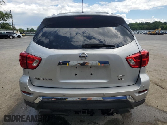 2017 Nissan Pathfinder Platinum z VIN 5N1DR2MMXHC686473, wystawiony jako Copart lot #58182055 z przebiegiem 252 933 mil mil oraz Szkoda całkowita • Salvage title. Historia ofert i sprzedaży dostępna na DreamBid. Obrazek 6.