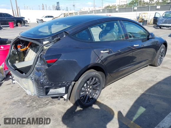 2024 Tesla Model 3 z VIN 5YJ3E1EA2RF867095, wystawiony jako IAAI lot #41550546 z przebiegiem 3 mil mil oraz . Historia ofert i sprzedaży dostępna na DreamBid. Obrazek 4.