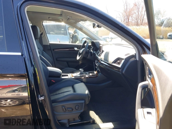 2018 Audi Q5 Premium Plus with VIN WA1BNAFYXJ2197899, listed as a IAAI auction lot 41810152 with 23,495 mi miles. Bid and sale history available at carsss.com. Image 5.
