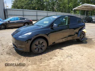 2024 Tesla Model Y z VIN 7SAYGDED2RA329802, wystawiony jako Copart lot #57748805 z przebiegiem 19 391 mil mil oraz Szkoda całkowita • Salvage title. Historia ofert i sprzedaży dostępna na DreamBid. Obrazek 1.