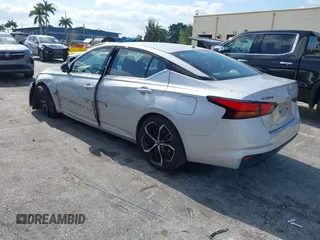 2024 Nissan Altima 2.5 SR with VIN 1N4BL4CV5RN370459, listed as a IAAI auction lot 42098086 with 42,852 mi miles. Bid and sale history available at carsss.com. Image 3.