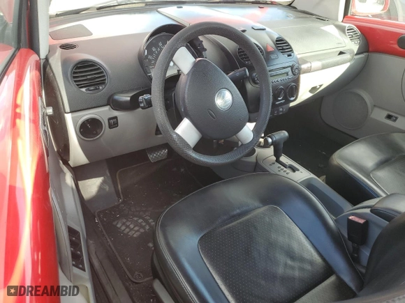 2005 Volkswagen New Beetle Convertible GLS with VIN 3VWCM31Y55M310721, listed as a Copart auction lot 71562384 with 115,808 mi miles and Salvage Title. Bid and sale history available at carsss.com. Image 8.