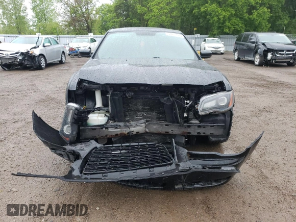 2012 Chrysler 300 S z VIN 2C3CCABG0CH306995, wystawiony jako Copart lot #58811675 z przebiegiem 127 498 mil mil oraz Szkoda całkowita • Salvage title. Historia ofert i sprzedaży dostępna na DreamBid. Obrazek 5.