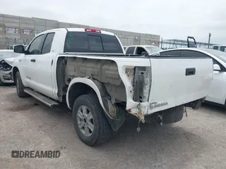 2008 Toyota Tundra z VIN 5TFRV54198X040153, wystawiony jako IAAI lot #42407051 z przebiegiem 318 500 mil mil oraz . Historia ofert i sprzedaży dostępna na DreamBid. Obrazek 3.