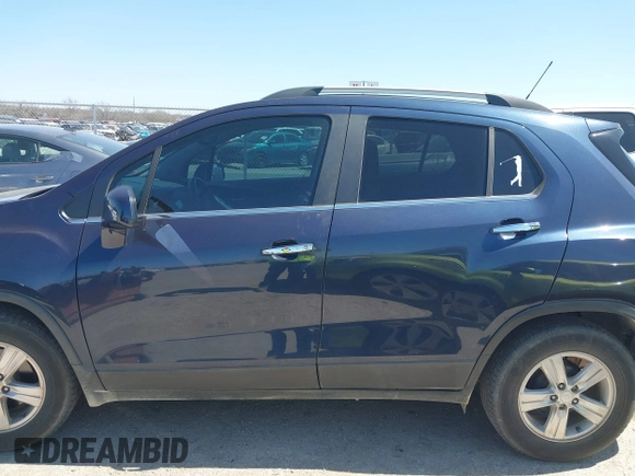 2019 Chevrolet Trax LT with VIN 3GNCJLSB2KL171842, listed as a IAAI auction lot 41850333 with 87,478 mi miles and . Bid and sale history available at carsss.com. Image 14.
