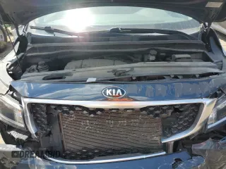 2016 Kia Sedona LX with VIN KNDMB5C10G6134592, listed as a Copart auction lot 56881974 with 137,797 mi miles and Salvage Title. Bid and sale history available at carsss.com. Image 12.