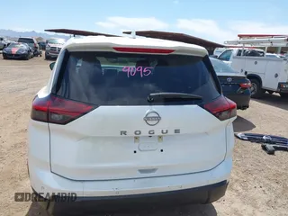 2025 Nissan Rogue SV with VIN 5N1BT3BA4SC796336, listed as a IAAI auction lot 42121637 with 10,193 mi miles. Bid and sale history available at carsss.com. Image 17.