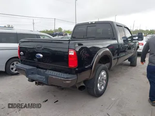 2016 Ford F-250 Lariat z VIN 1FT7W2BT3GEA96915, wystawiony jako IAAI lot #42191645 z przebiegiem 216 682 mil mil oraz . Historia ofert i sprzedaży dostępna na DreamBid. Obrazek 4.