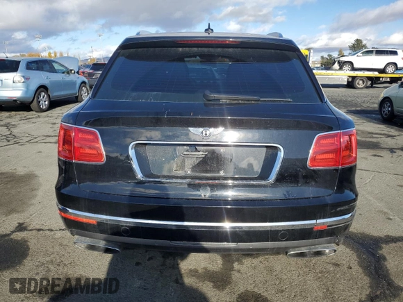 2018 Bentley Bentayga Signature z VIN SJAAC4ZV8JC019477, wystawiony jako Copart lot #80308144 z przebiegiem 59 575 mil mil oraz Szkody całkowita. Historia ofert i sprzedaży dostępna na DreamBid. Obrazek 6.