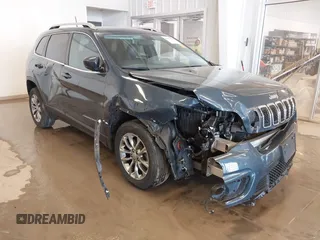 2020 Jeep Cherokee Latitude Plus with VIN 1C4PJLLB8LD561134, listed as a IAAI auction lot 41575062 with 30,780 mi miles. Bid and sale history available at carsss.com. Image 1.