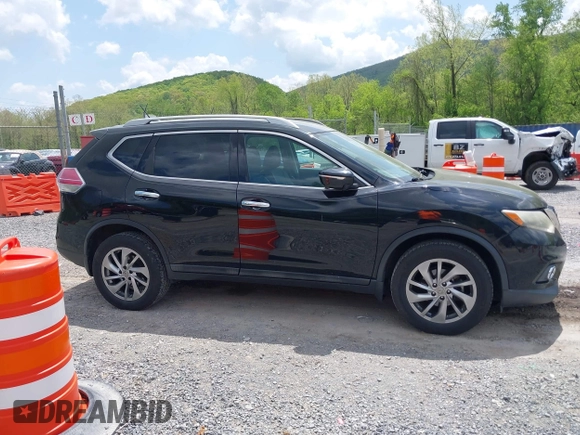 2015 Nissan Rogue SL with VIN 5N1AT2MV3FC924433, listed as a IAAI auction lot 42155223 with 145,980 mi miles and . Bid and sale history available at carsss.com. Image 13.