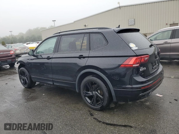 2024 Volkswagen Tiguan SE R-Line Black z VIN 3VV8B7AX3RM178840, wystawiony jako Copart lot #55619025 z przebiegiem 5 674 mil mil oraz Szkoda całkowita • Salvage title. Historia ofert i sprzedaży dostępna na DreamBid. Obrazek 2.