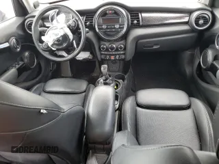 2015 MINI Hardtop 4 Door S z VIN WMWXU3C54F2B57314, wystawiony jako Copart lot #56327705 z przebiegiem 89 986 mil mil oraz Szkody całkowita. Historia ofert i sprzedaży dostępna na DreamBid. Obrazek 8.