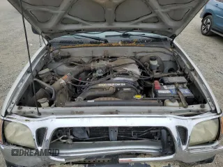 2002 Toyota Tacoma PreRunner with VIN 5TEGN92N32Z890493, listed as a Copart auction lot 53275565 with 184,521 mi miles and Salvage Title. Bid and sale history available at DreamBid. Image 11.
