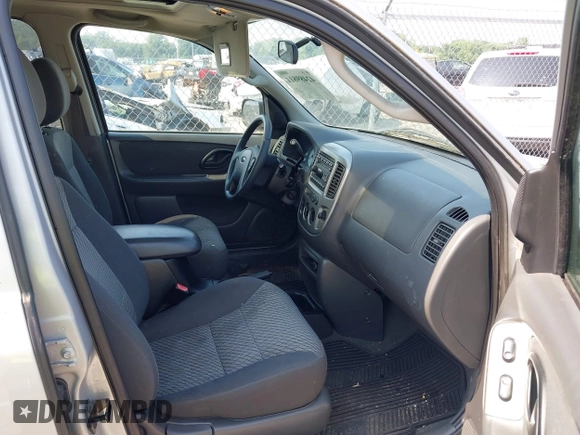 2004 Ford Escape XLT с VIN 1FMYU03104KB41636, выставлен на аукционе IAAI как лот 42489811 с пробегом 117 562 миль миль и . История ставок и продаж доступна на DreamBid. Изображение 5.