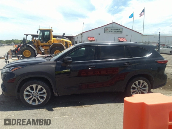 2021 Toyota Highlander Hybrid Limited with VIN 5TDYARAH8MS505859, listed as a IAAI auction lot 42751858 with 43,879 mi miles and . Bid and sale history available at DreamBid. Image 14.