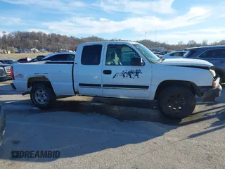 2005 Chevrolet Silverado 1500 Work Truck z VIN 2GCEK19V851367356, wystawiony jako IAAI lot #41448496 z przebiegiem 185 625 mil mil oraz . Historia ofert i sprzedaży dostępna na DreamBid. Obrazek 13.