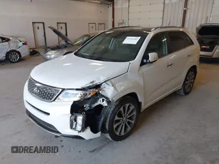 2014 Kia Sorento SX Limited z VIN 5XYKW4A71EG536564, wystawiony jako IAAI lot #42156203 z przebiegiem 148 740 mil mil oraz . Historia ofert i sprzedaży dostępna na DreamBid. Obrazek 6.