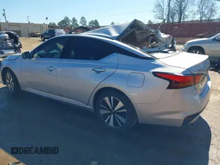 2019 Nissan Altima 2.5 SL with VIN 1N4BL4EV0KC156204, listed as a IAAI auction lot 41663798 with 131,117 mi miles. Bid and sale history available at carsss.com. Image 3.