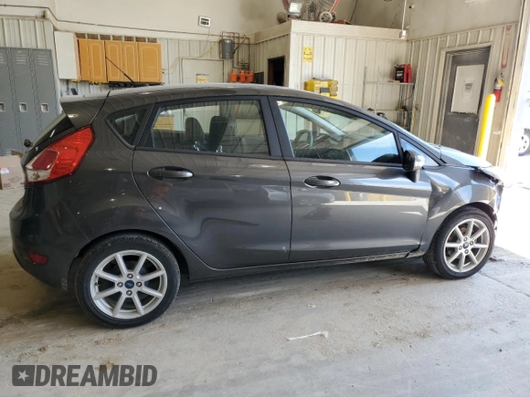2019 Ford Fiesta SE z VIN 3FADP4EJ9KM159868, wystawiony jako Copart lot #58353995 z przebiegiem 87 940 mil mil oraz Szkoda całkowita • Salvage title. Historia ofert i sprzedaży dostępna na DreamBid. Obrazek 3.