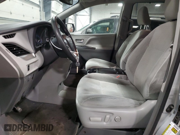 2019 Toyota Sienna LE Auto Access Seat with VIN 5TDKZ3DC6KS005563, listed as a Copart auction lot 49062175 with 174,450 mi miles and Salvage Title. Bid and sale history available at DreamBid. Image 7.