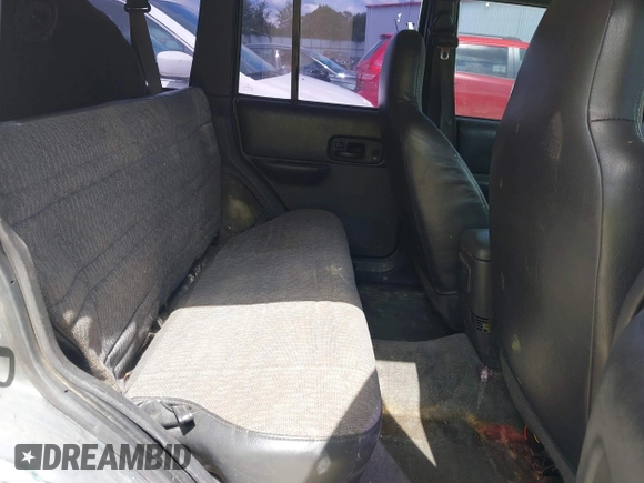 2001 Jeep Cherokee Sport with VIN 1J4FT48S71L503551, listed as a IAAI auction lot 42660835 with Not provided miles and . Bid and sale history available at DreamBid. Image 8.