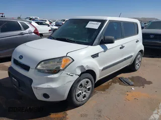 2011 Kia Soul with VIN KNDJT2A17B7302703, listed as a IAAI auction lot 41844281 with 93,606 mi miles. Bid and sale history available at carsss.com. Image 2.