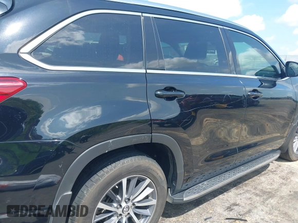 2017 Toyota Highlander XLE with VIN 5TDKZRFHXHS509618, listed as a IAAI auction lot 42407847 with 74,216 mi miles and . Bid and sale history available at DreamBid. Image 18.