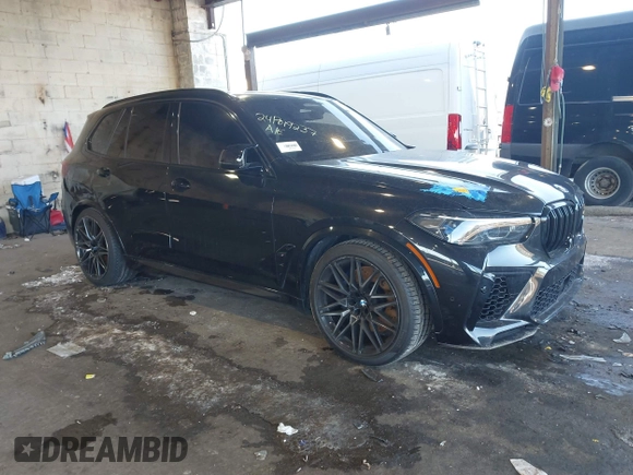 2022 BMW X5 M z VIN 5YMJU0C06N9L14251, wystawiony jako IAAI lot #40388936 z przebiegiem 59 561 mil mil oraz . Historia ofert i sprzedaży dostępna na DreamBid. Obrazek 1.