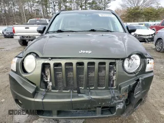 2008 Jeep Compass Sport with VIN 1J8FT47W58D685113, listed as a Copart auction lot 42317235 with 226,604 mi miles and Salvage Title. Bid and sale history available at carsss.com. Image 5.