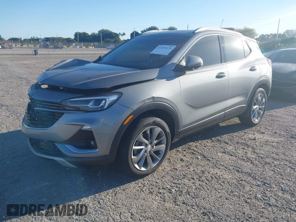 2023 Buick Encore GX Essence z VIN KL4MMFSL5PB124516, wystawiony jako IAAI lot #41293629 z przebiegiem 7 412 mil mil oraz . Historia ofert i sprzedaży dostępna na DreamBid. Obrazek 18.