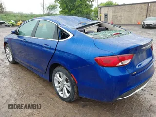2015 Chrysler 200 Limited z VIN 1C3CCCAB8FN666691, wystawiony jako IAAI lot #42332599 z przebiegiem 101 480 mil mil oraz . Historia ofert i sprzedaży dostępna na DreamBid. Obrazek 3.