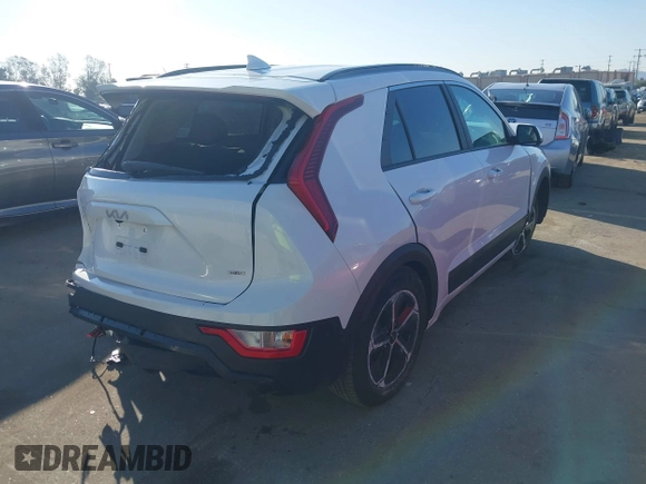 2025 Kia Niro LX with VIN KNDCP3LE6S5218628, listed as a IAAI auction lot 41570971 with 5,298 mi miles. Bid and sale history available at carsss.com. Image 4.