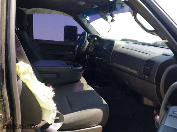2011 Chevrolet Silverado 1500 LT with VIN 3GCPKSE37BG235632, listed as a IAAI auction lot 41827981 with 151,556 mi miles. Bid and sale history available at carsss.com. Image 5.