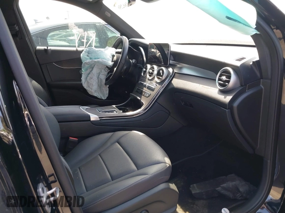 2022 Mercedes-Benz GLC 300 with VIN W1N0G8DB6NV391826, listed as a IAAI auction lot 42266256 with Not provided miles and . Bid and sale history available at DreamBid. Image 5.