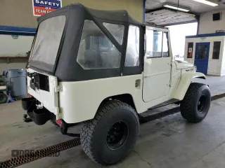 1974 Toyota Land Cruiser z VIN FJ40178981, wystawiony jako Copart lot #74798404 z przebiegiem 31 601 mil mil oraz Czysty tytuł • Clean title. Historia ofert i sprzedaży dostępna na DreamBid. Obrazek 3.