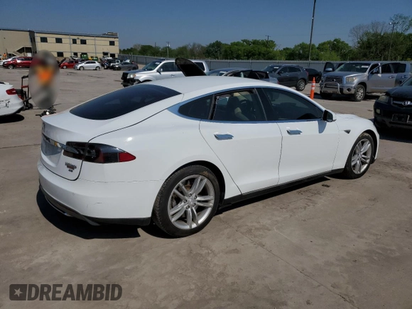 2014 Tesla Model S 60 с VIN 5YJSA1H16EFP45983, выставлен на аукционе Copart как лот 52256635 с пробегом 159 948 миль миль и Списание • Salvage title. История ставок и продаж доступна на DreamBid. Изображение 3.