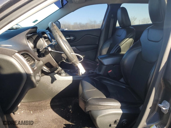 2019 Jeep Cherokee Latitude Plus with VIN 1C4PJMLB5KD212047, listed as a Copart auction lot 46684085 with 118,001 mi miles and Salvage Title. Bid and sale history available at carsss.com. Image 7.