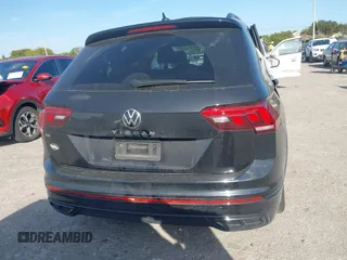 2024 Volkswagen Tiguan SE R-Line Black с VIN 3VVCB7AX7RM036985, выставлен на аукционе IAAI как лот 41709085 с пробегом 19 255 миль миль и . История ставок и продаж доступна на DreamBid. Изображение 17.